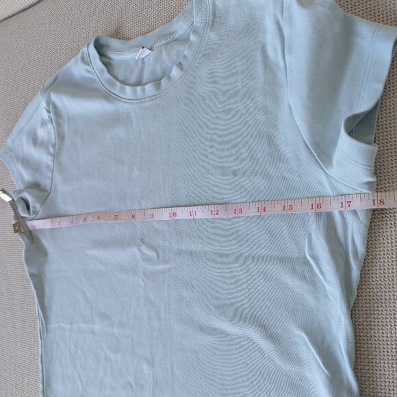 *2/$20* Uniqlo 90's y2k Light Blue Cotton Baby Tee, Size L - Picture 7 of 9